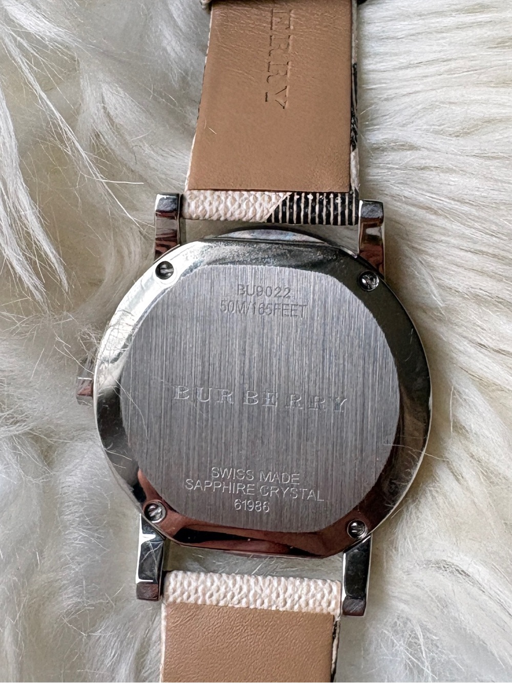 Burberry the city Beige nova Check Stainless Steel Watch - Picture 3 of 3